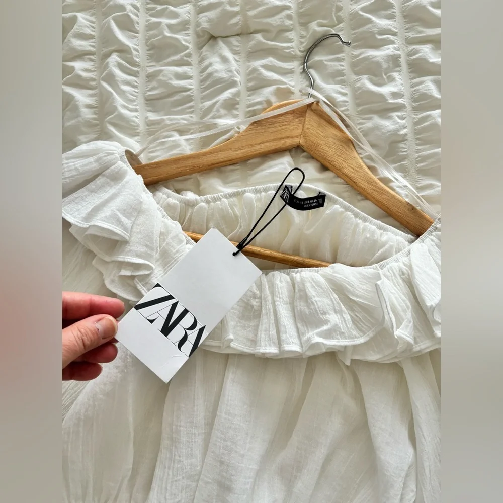 NWT Zara Ruffled off shoulder Top
